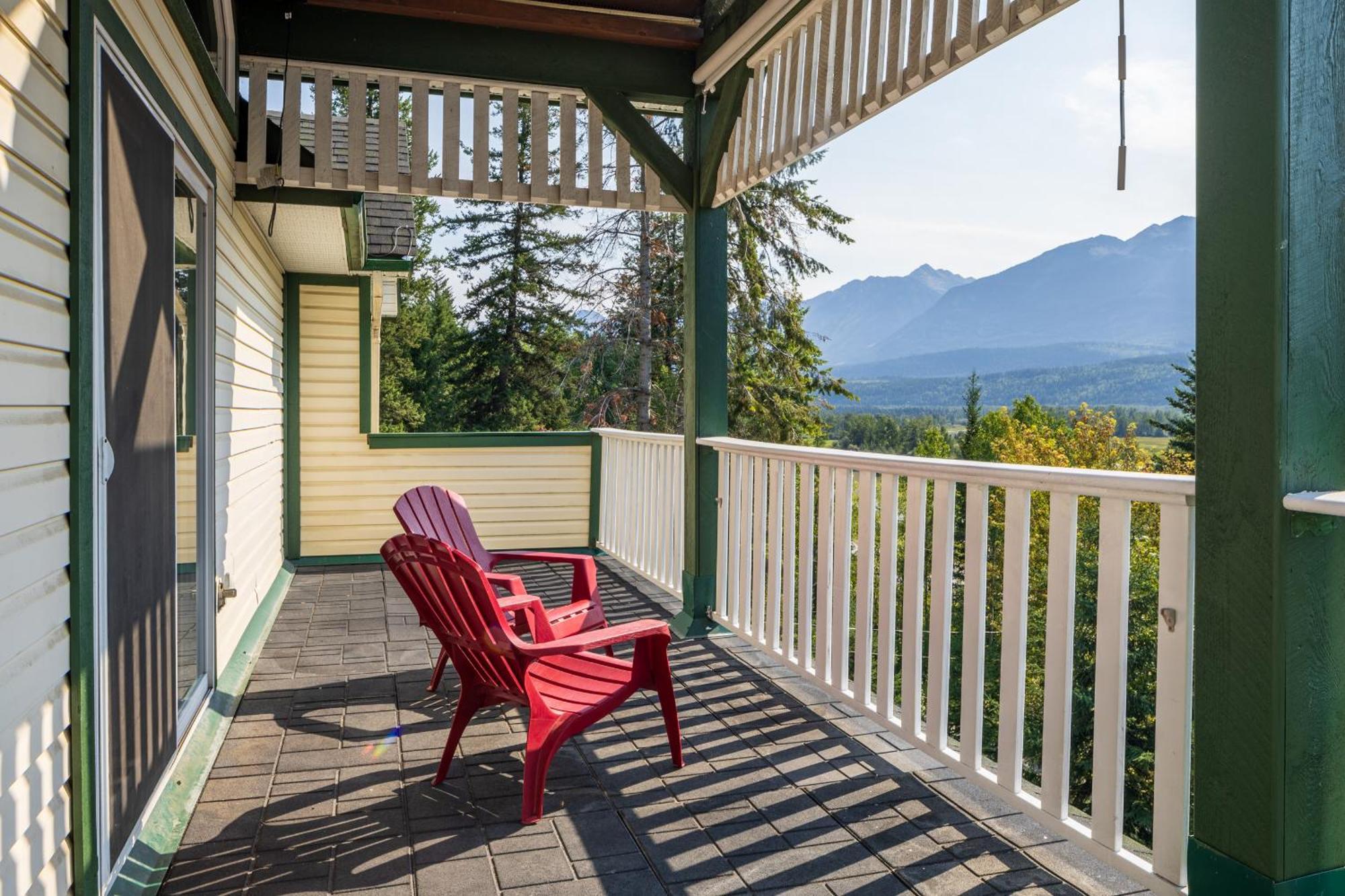 2Mins To Town, Ac & Sauna, Self Check-In, Full Kitchen, Free Laundry & Parking, Family Pet Friendly, Comfortably Sleeps Up To 10 Golden Exterior photo